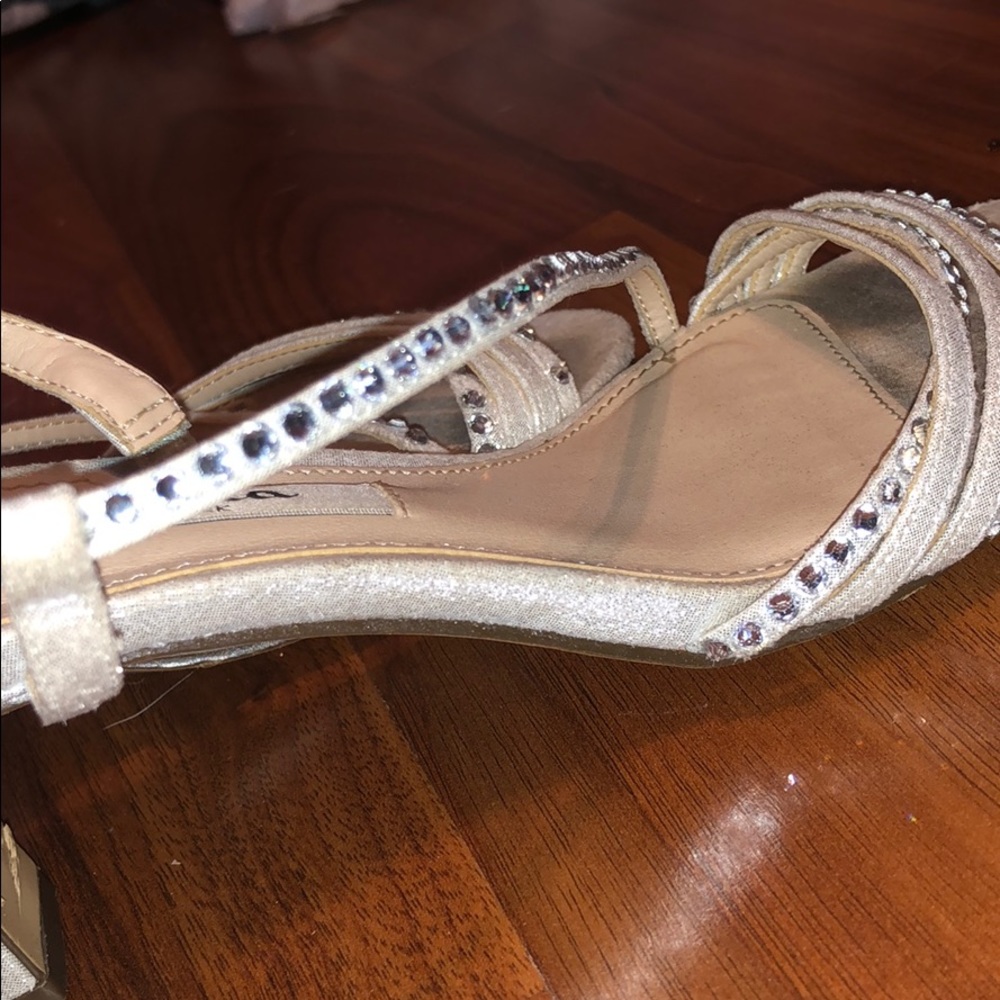 Heels - Picture 4 of 4